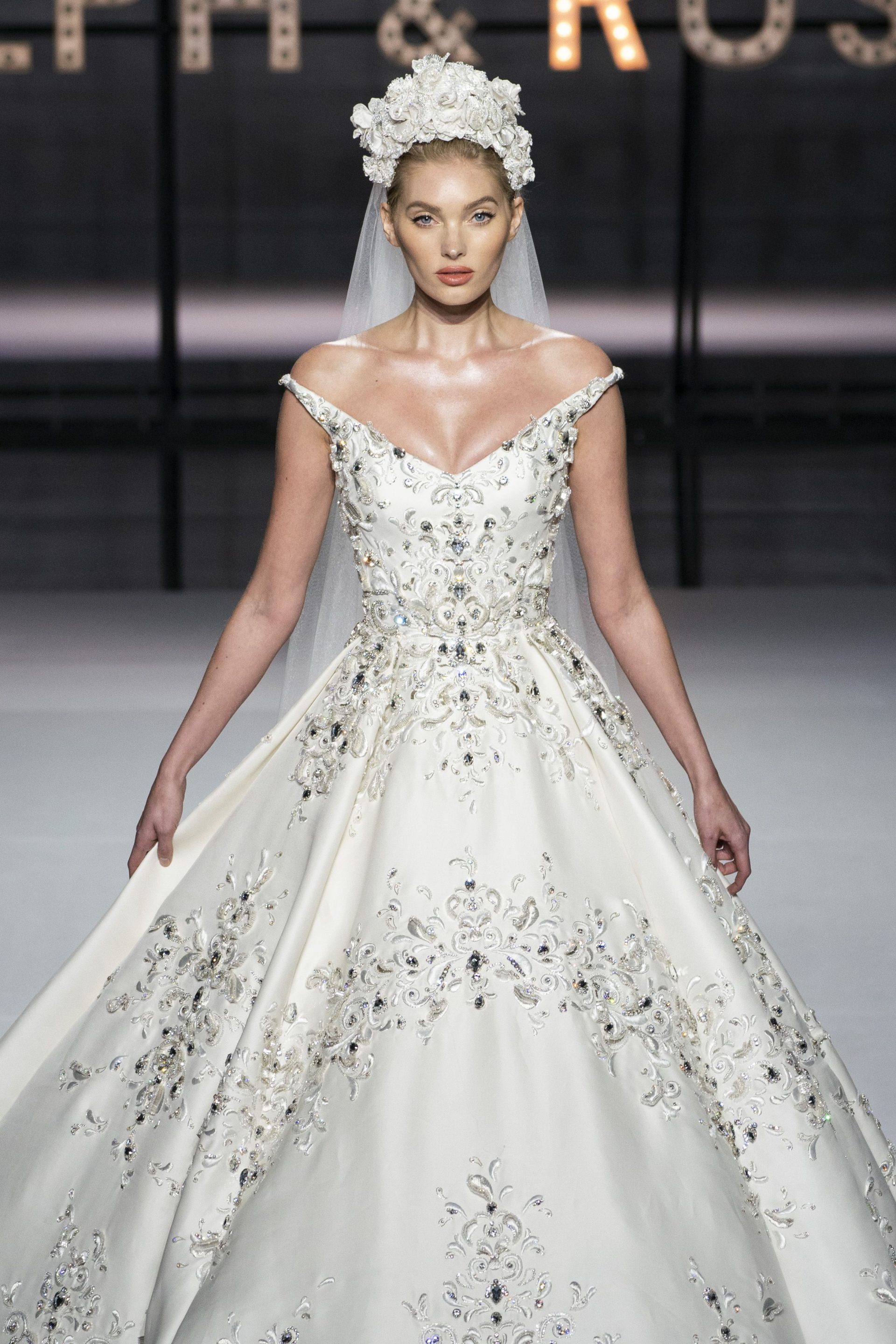 12 Best Haute Couture Wedding Dresses in 2024 Royal Wedding