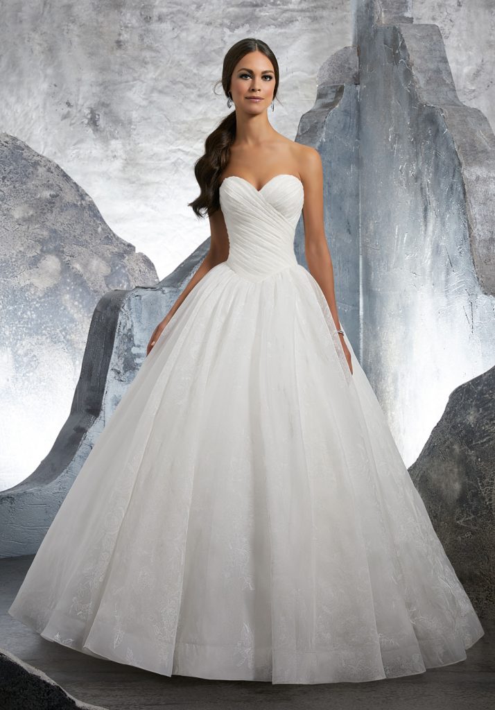 25 Best Strapless Wedding Dresses in 2024 - Royal Wedding