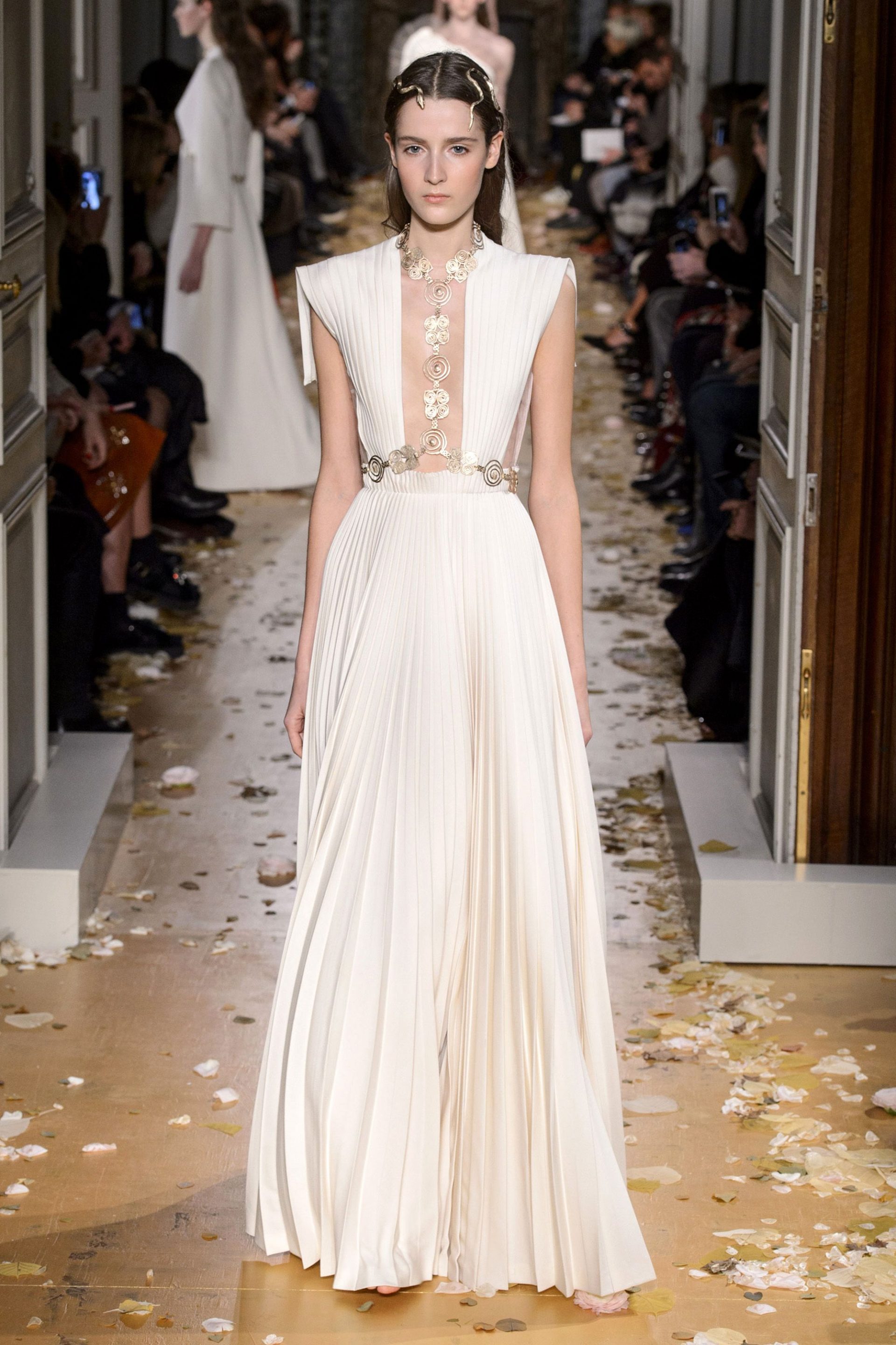 12 Best Haute Couture Wedding Dresses in 2024 Royal Wedding