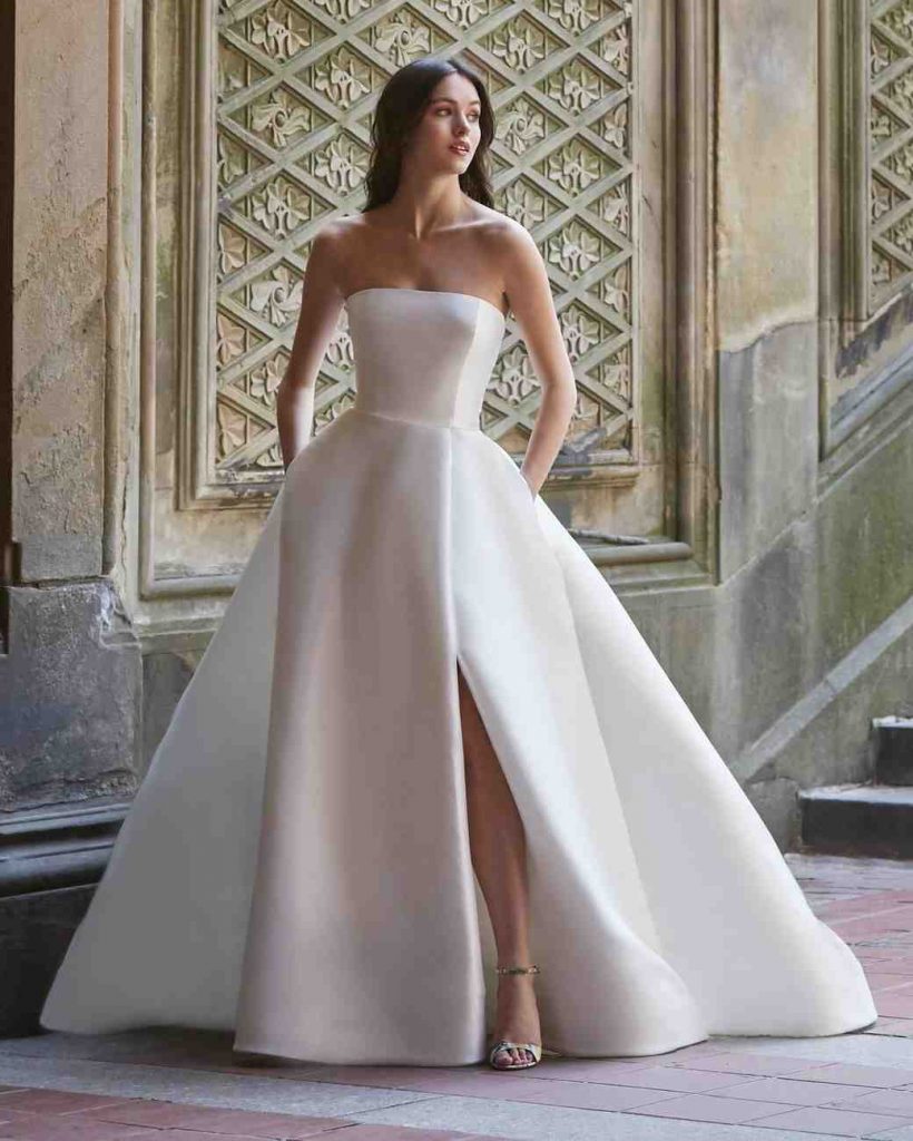 73 Best White Wedding Dresses In 2021 Royal Wedding