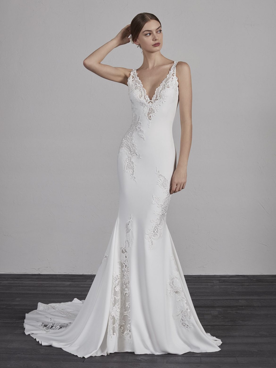 25 Best Wedding Dresses for Tall Brides in 2022 - Royal Wedding