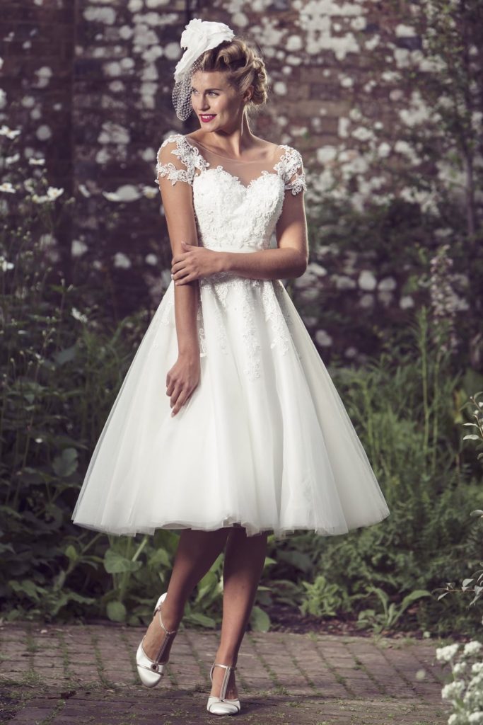 Best 1950s Inspired Wedding Dresses - Royal Wedding